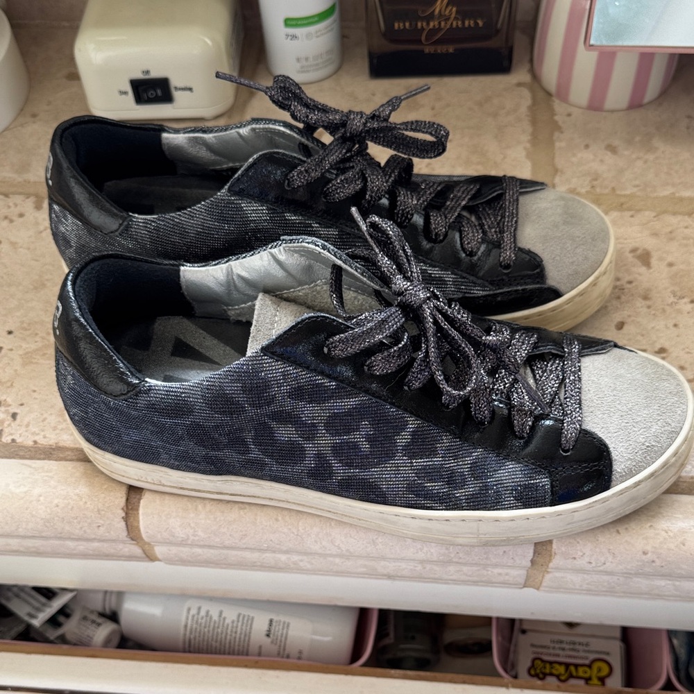 P448 Women's Black and Gray Sneakers